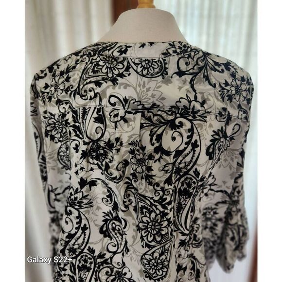 Notations floral, paisley button up blouse  JP - Picture 4 of 8
